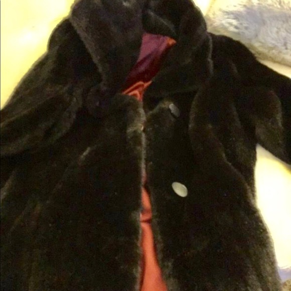 Beautiful Vintage Faux Fur Coat! Vegan Friendly 💖 - Picture 4 of 7